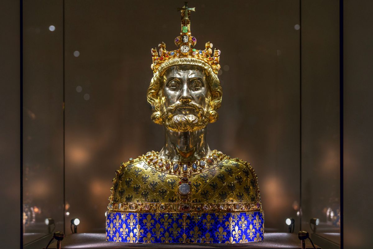 Busto de Carlomagno ubicado en la Catedral de Aquisgrán (Alemania)