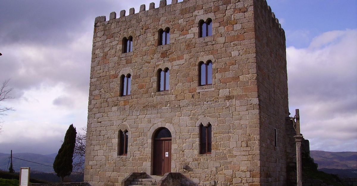 Torre del Homenaje en el Castillo de Castrodouro (Lugo)