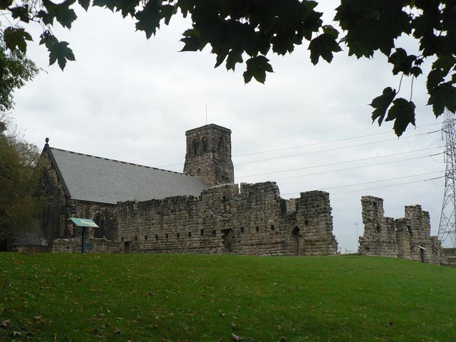 Iglesia de San Pablo (Jarrow) con muro en el lateral derecho en ruinas.